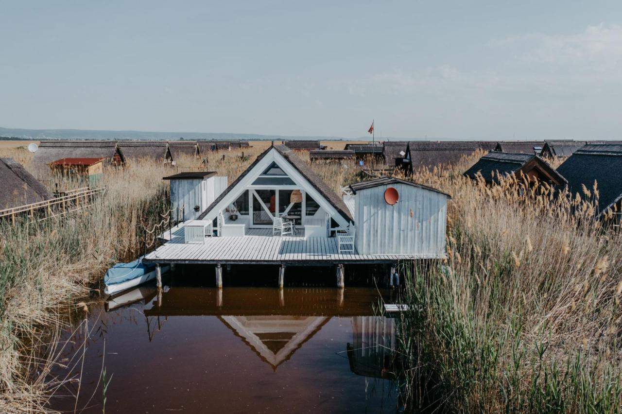 Seehuette Neusiedlersee - Strandhaus, Elektroboot Inklusive Руст Екстер'єр фото
